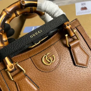 Gucci 702732 Gucci Diana Mini Tote Bag Hnědá kůže