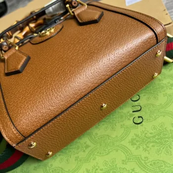 Gucci 702732 Gucci Diana Mini Tote Bag Hnědá kůže