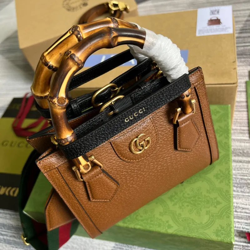 Gucci 702732 Gucci Diana Mini Tote Bag Hnědá kůže