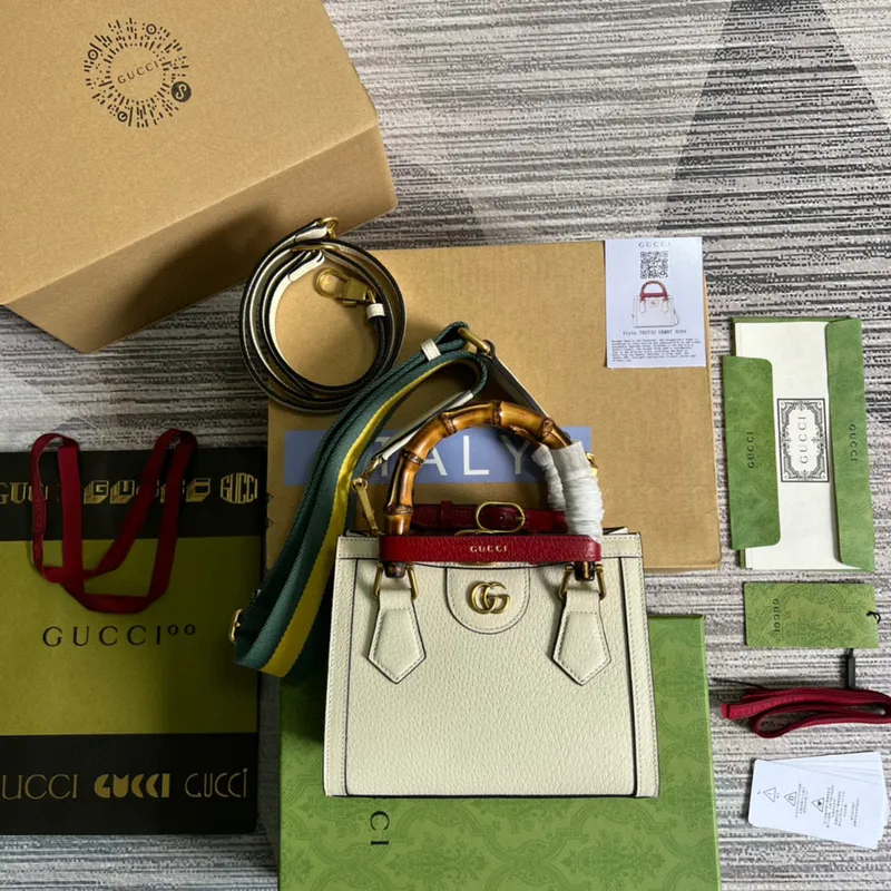 Gucci 702732 Gucci Diana Mini Tote Bag Bílá kůže