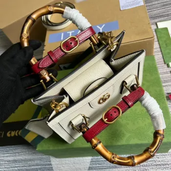 Gucci 702732 Gucci Diana Mini Tote Bag Bílá kůže