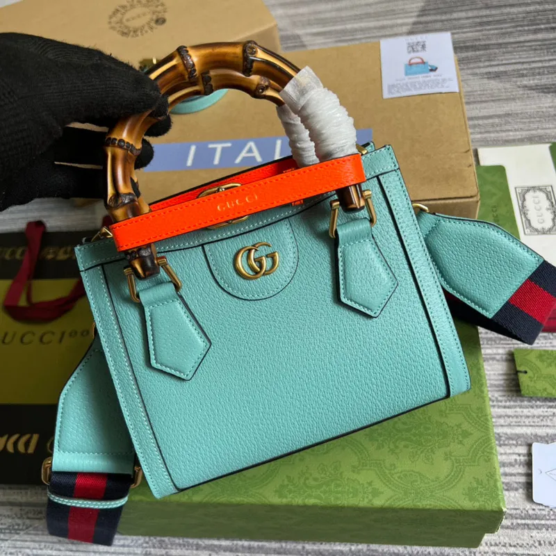 Gucci 702732 Gucci Diana Mini Tote Bag Světle modrá kůže