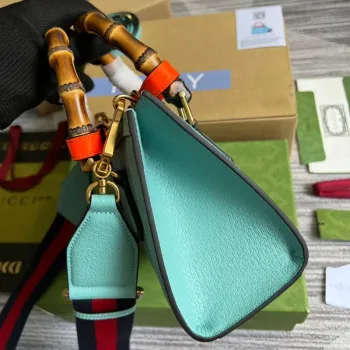 Gucci 702732 Gucci Diana Mini Tote Bag Světle modrá kůže