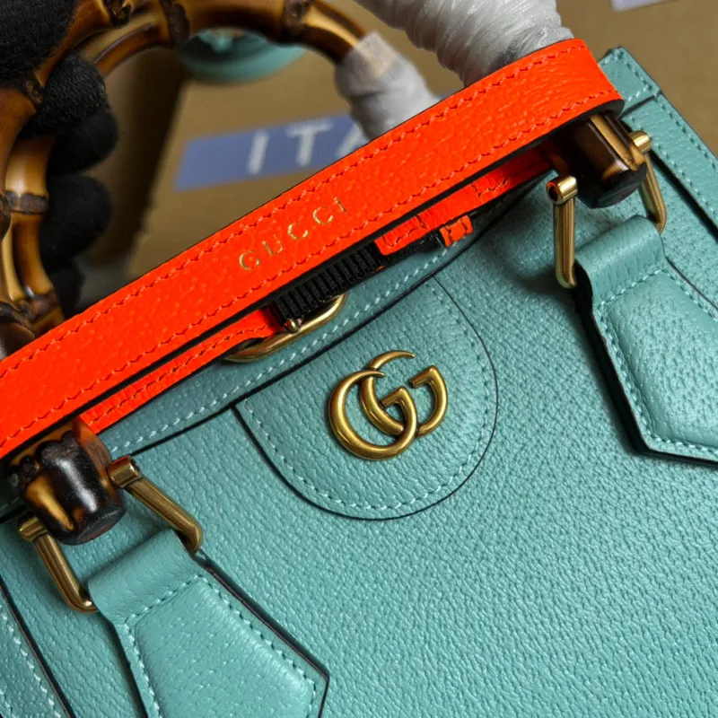 Gucci 702732 Gucci Diana Mini Tote Bag Světle modrá kůže
