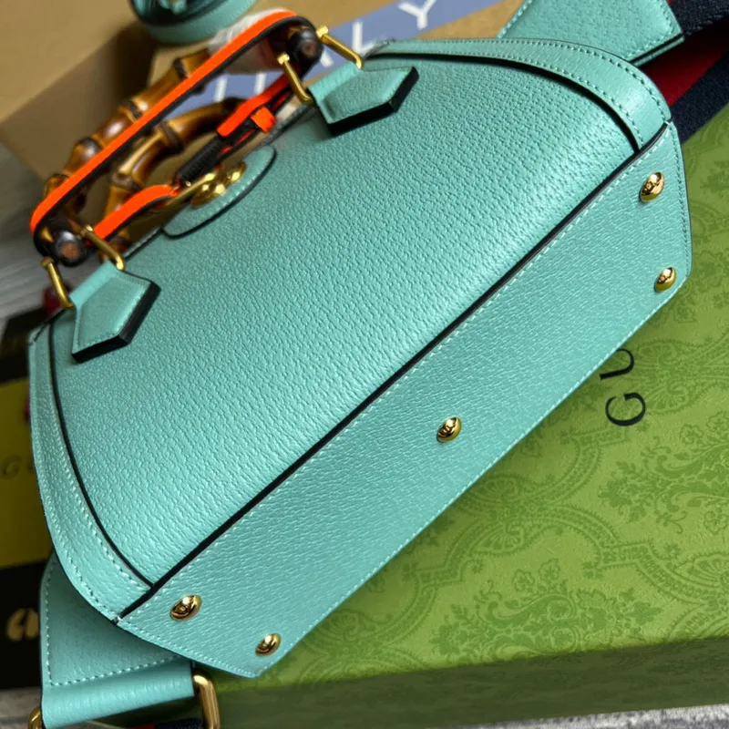 Gucci 702732 Gucci Diana Mini Tote Bag Světle modrá kůže