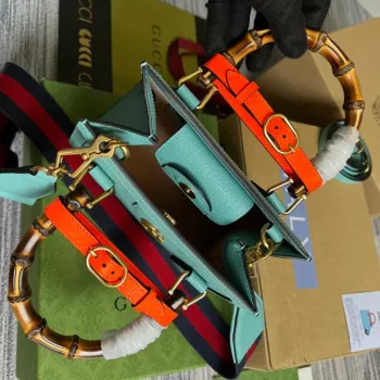 Gucci 702732 Gucci Diana Mini Tote Bag Světle modrá kůže