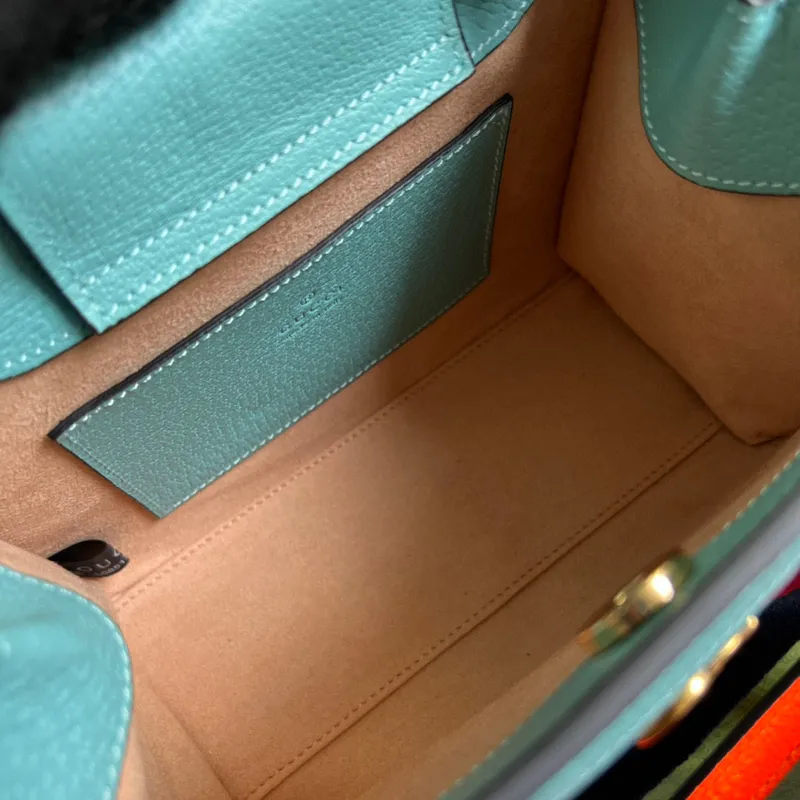 Gucci 702732 Gucci Diana Mini Tote Bag Světle modrá kůže