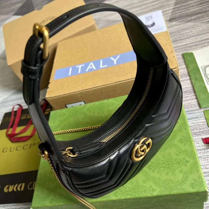 Gucci 699514 GG Marmont mini taška ve tvaru půlměsíce černá