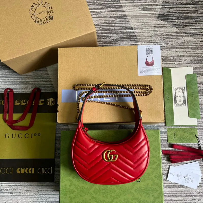 Gucci 699514 GG Marmont mini taška ve tvaru půlměsíce červená