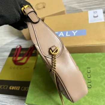 Gucci 699514 GG Marmont mini taška ve tvaru půlměsíce Světle růžová