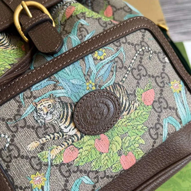 Batoh Gucci 674147 s propleteným G hnědý