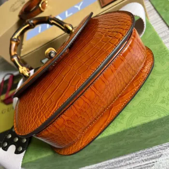 Gucci 675797 Gucci Bamboo 1947 malá kabelka s horním držadlem Hnědá