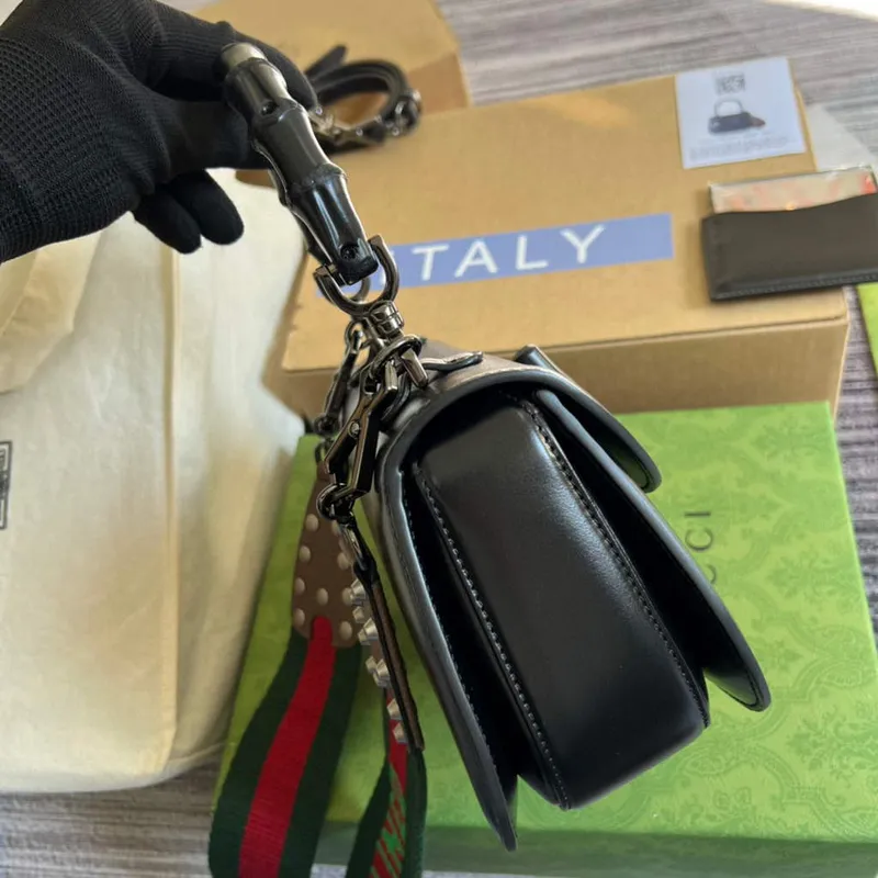 Gucci Bamboo1947 malá kabelka s horním uchopem 675797 Černá stříbrná