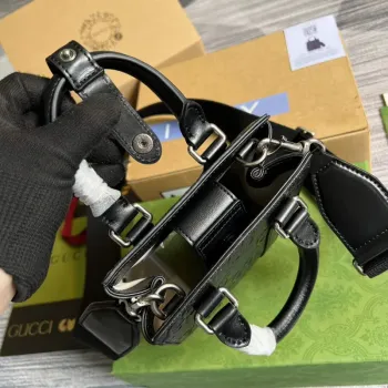 Gucci 696010 GG Embossed Mini Tote Bag Černá