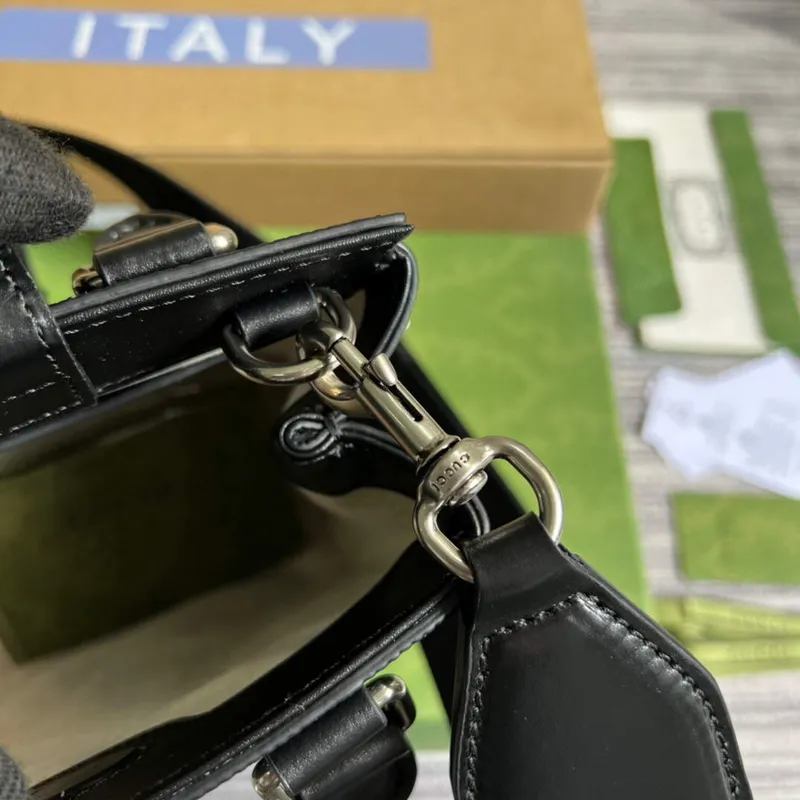 Gucci 696010 GG Embossed Mini Tote Bag Černá