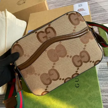 Gucci 675891 Messenger taška s jumbo GG Hnědá