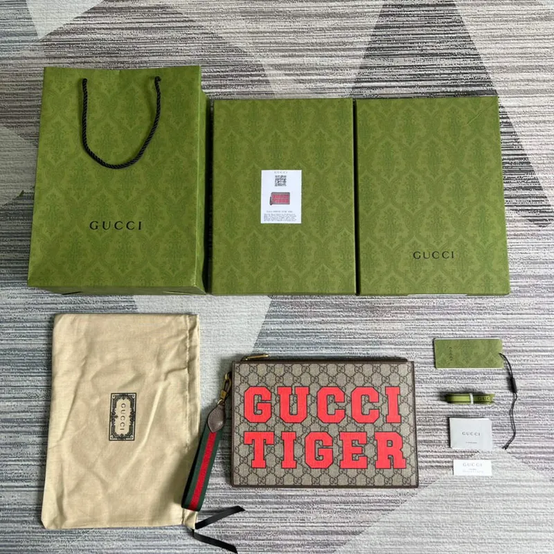 Gucci 688378 Gucci Tiger taška s kapsou Hnědý potisk loga