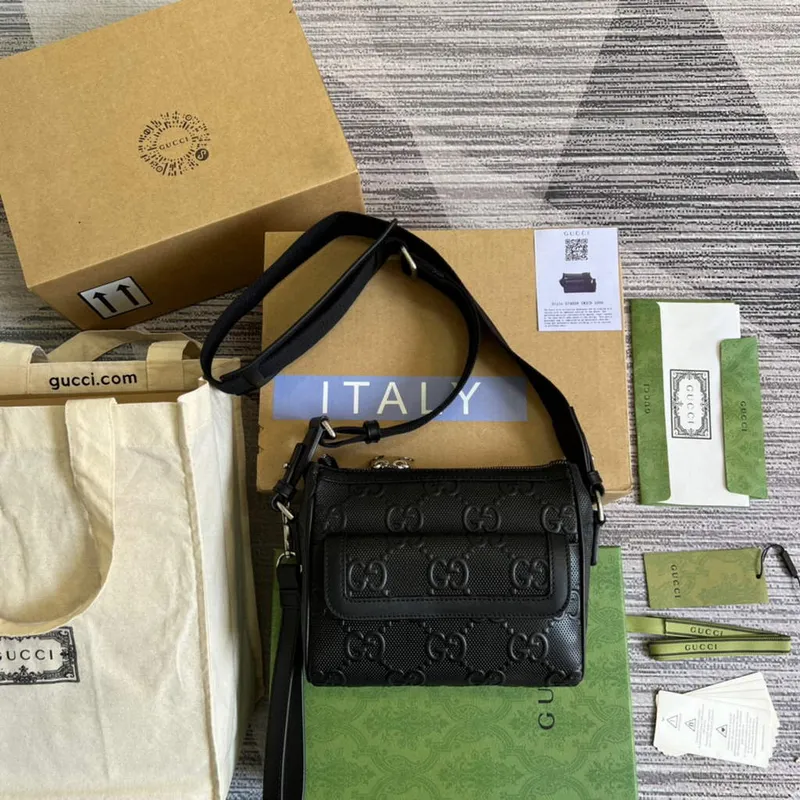 Gucci 674058 GG embosovaná taška přes rameno Černá
