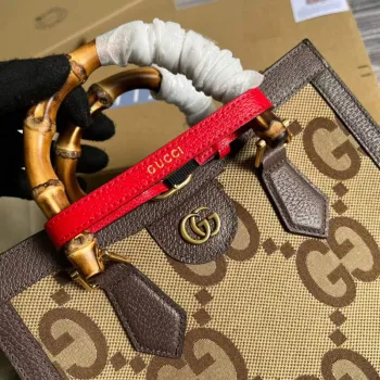 Gucci 660195 Gucci Diana jumbo GG Malá taška přes rameno Hnědá