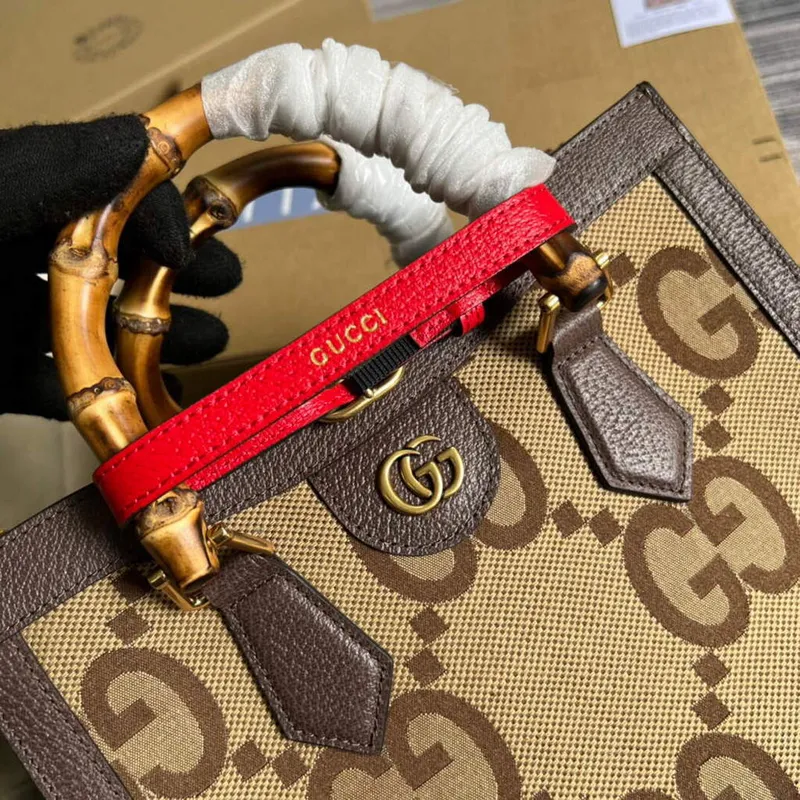 Gucci 660195 Gucci Diana jumbo GG Malá taška přes rameno Hnědá