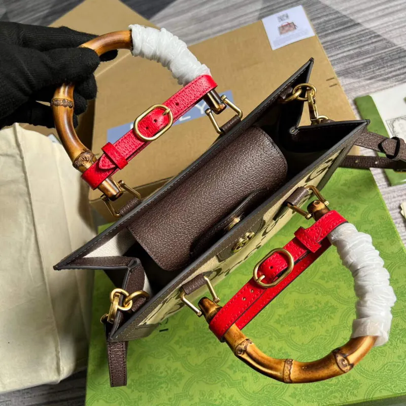 Gucci 660195 Gucci Diana jumbo GG Malá taška přes rameno Hnědá