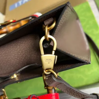 Gucci 660195 Gucci Diana jumbo GG Malá taška přes rameno Hnědá