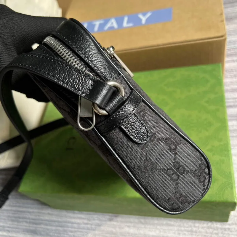 Gucci 680129 Gucci x Balenciaga The Hacker Project Ramenní zipová taška Černá