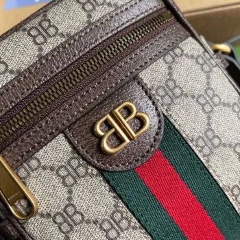 Gucci 680129 Gucci x Balenciaga The Hacker Project Ramenní zipová taška Hnědá