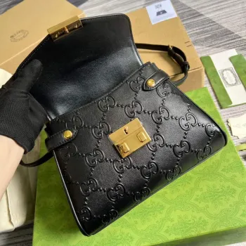 Gucci 675791 Malá taška s horním uchopem GG Černá