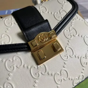 Gucci 675791 Malá taška s držadlem GG Bílá