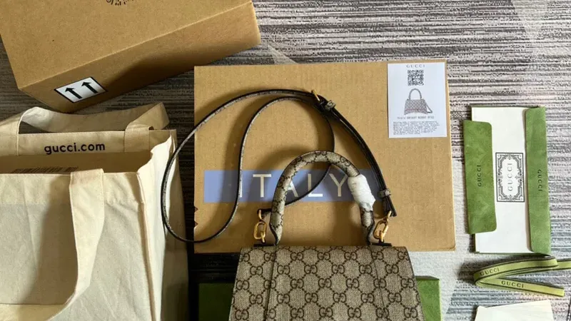 Gucci 681697 The Hacker Project: Malá taška ve tvaru přesýpacích hodin — Béžová a ebenová