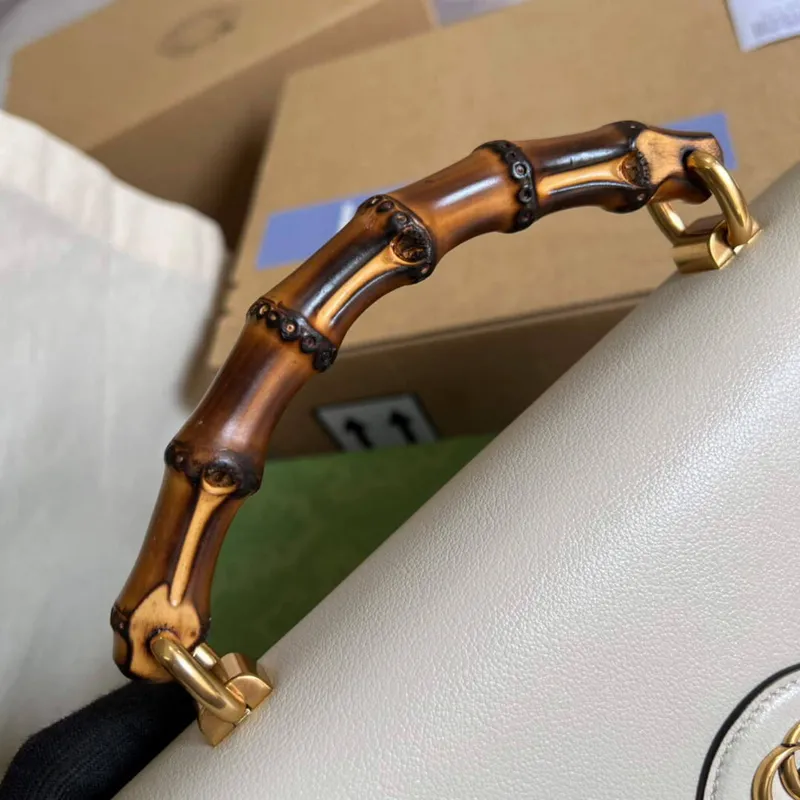 Gucci 675795 GG Velká taška s horním madlem s bambusem béžová