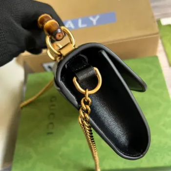 Gucci 675794 GG Malá kabelka s držadlem a bambusem černá