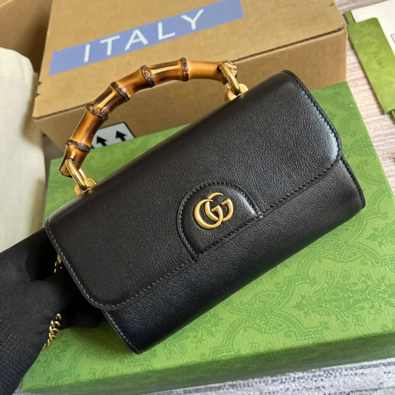 Gucci 675794 GG Malá kabelka s držadlem a bambusem černá