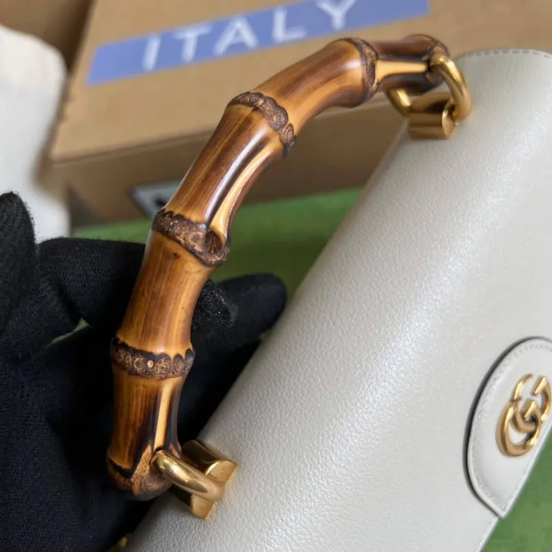 Gucci 675794 GG Malá taška s horním madlem s bambusem béžová