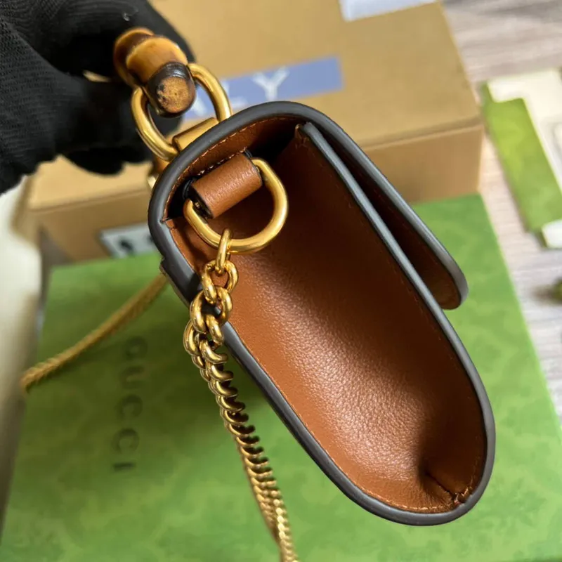 Gucci 675794 GG Malá kabelka s rukojetí a bambusem