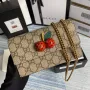 Gucci 481291 GG Supreme mini taška s třešněmi červená