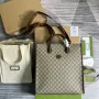 Gucci 674155 Střední taška s propleteným G logem
