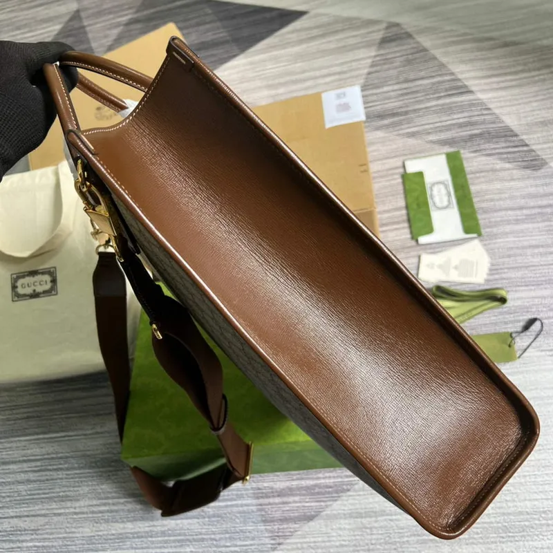 Gucci 674155 Střední taška s propleteným G logem