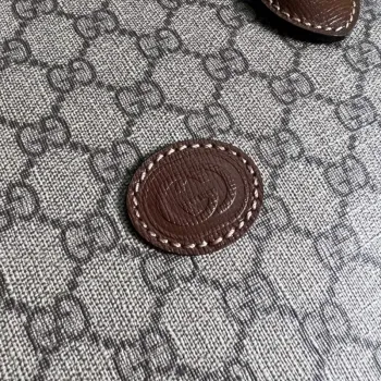 Gucci 674155 Střední taška s propleteným G logem