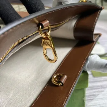 Gucci 674155 Střední taška s propleteným G logem