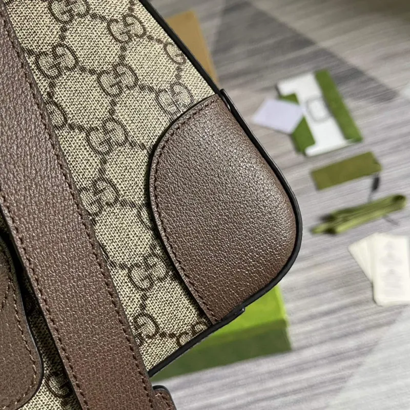 Gucci 645021 GG Duffle Bag s webovým koženým hnědým.