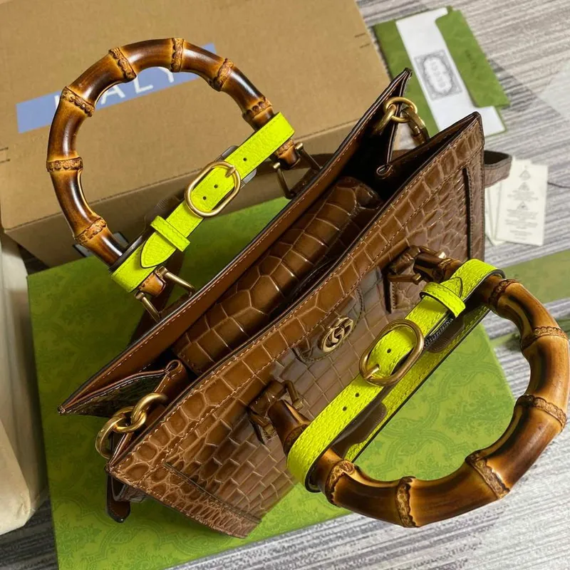 Gucci Diana Malá Tote Taška Krokodýlí Taška s Horní Rukojetí 660195 Hnědá