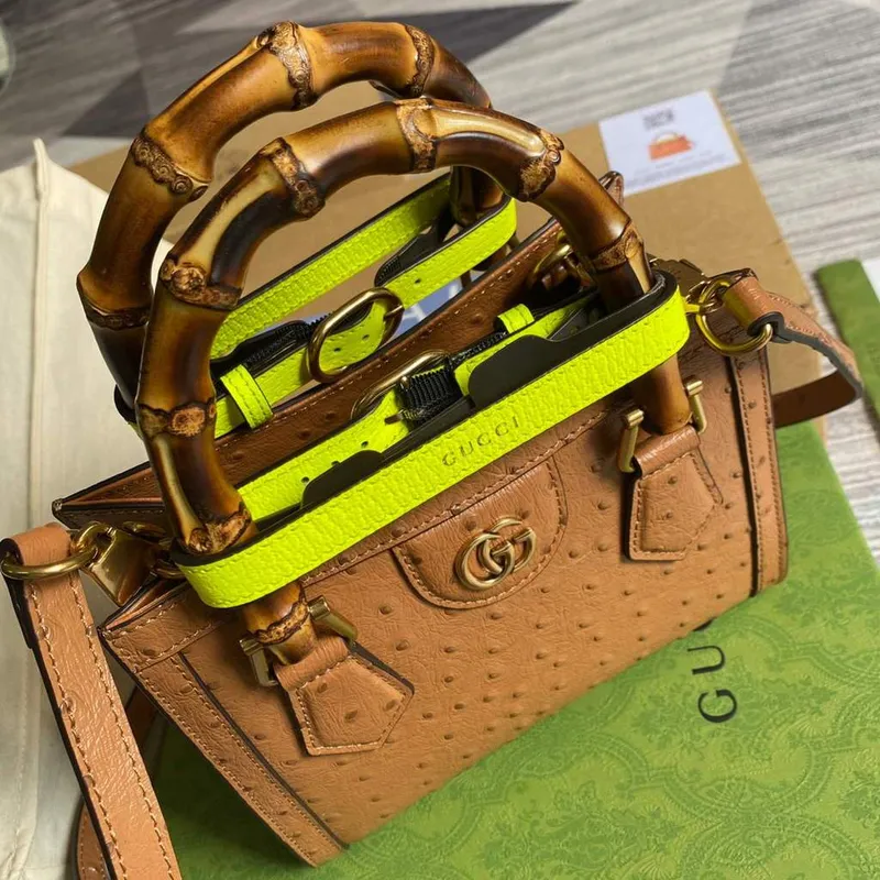 Gucci Diana Mini Tote Bag Pštrosí kůže Kabelka s horním uchopem Gucci 655661 Hnědá