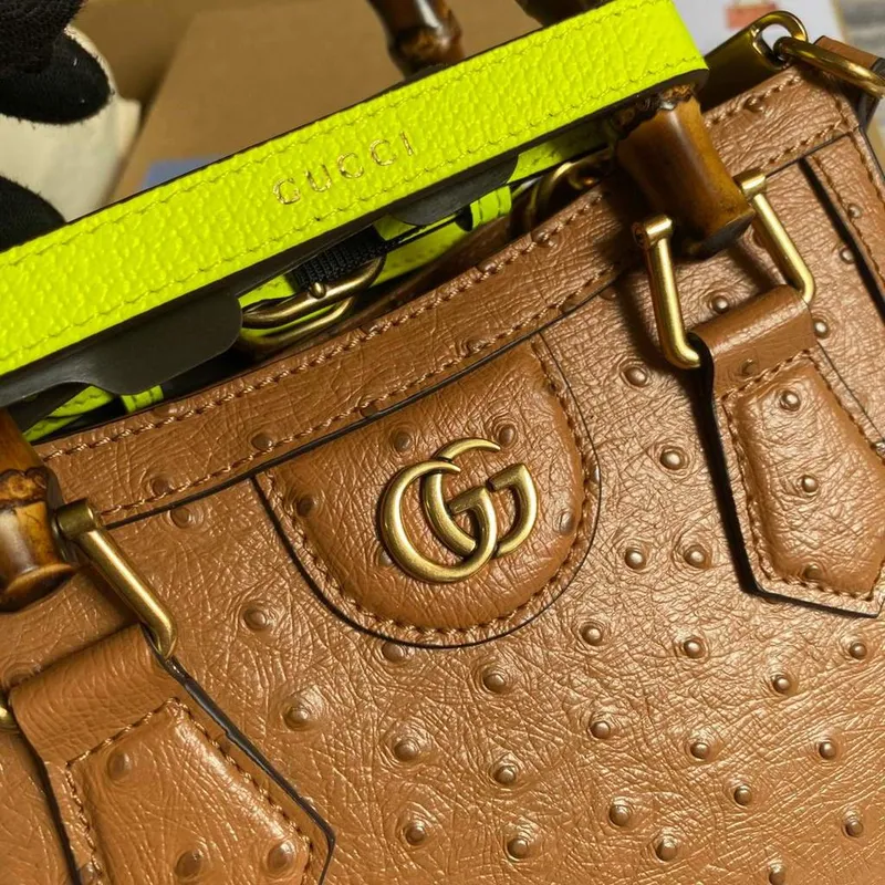 Gucci Diana Mini Tote Bag Pštrosí kůže Kabelka s horním uchopem Gucci 655661 Hnědá