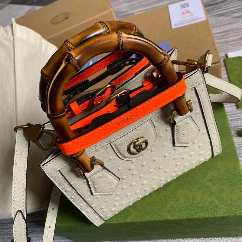 Gucci Diana Mini Tote Bag Pštrosí kůže Kabelka s horní rukojetí Gucci 655661 Béžová