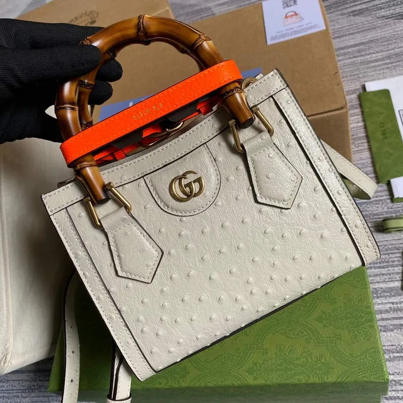 Gucci Diana Mini Tote Bag Pštrosí kůže Kabelka s horní rukojetí Gucci 655661 Béžová