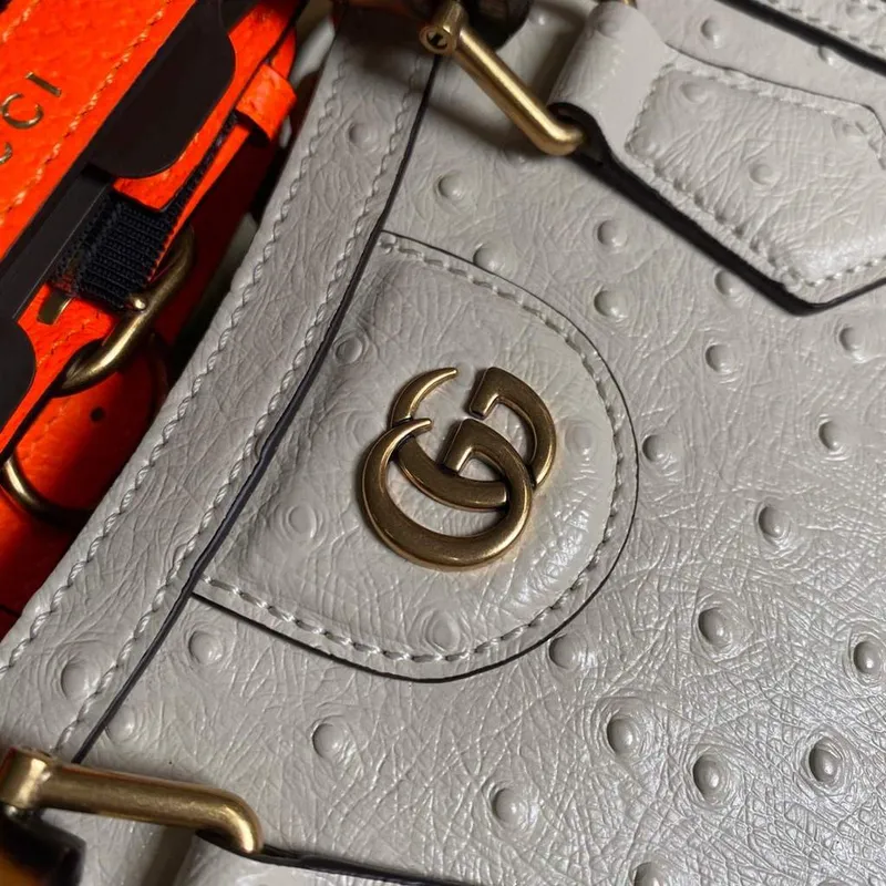 Gucci Diana Mini Tote Bag Pštrosí kůže Kabelka s horní rukojetí Gucci 655661 Béžová