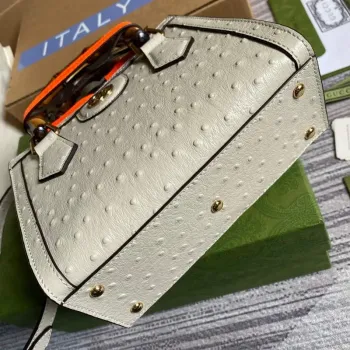 Gucci Diana Mini Tote Bag Pštrosí kůže Kabelka s horní rukojetí Gucci 655661 Béžová