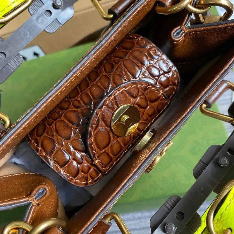 Gucci Diana Mini Tote Bag Krokodýlí kůže Taška s horním uchem Gucci 655661 Hnědá